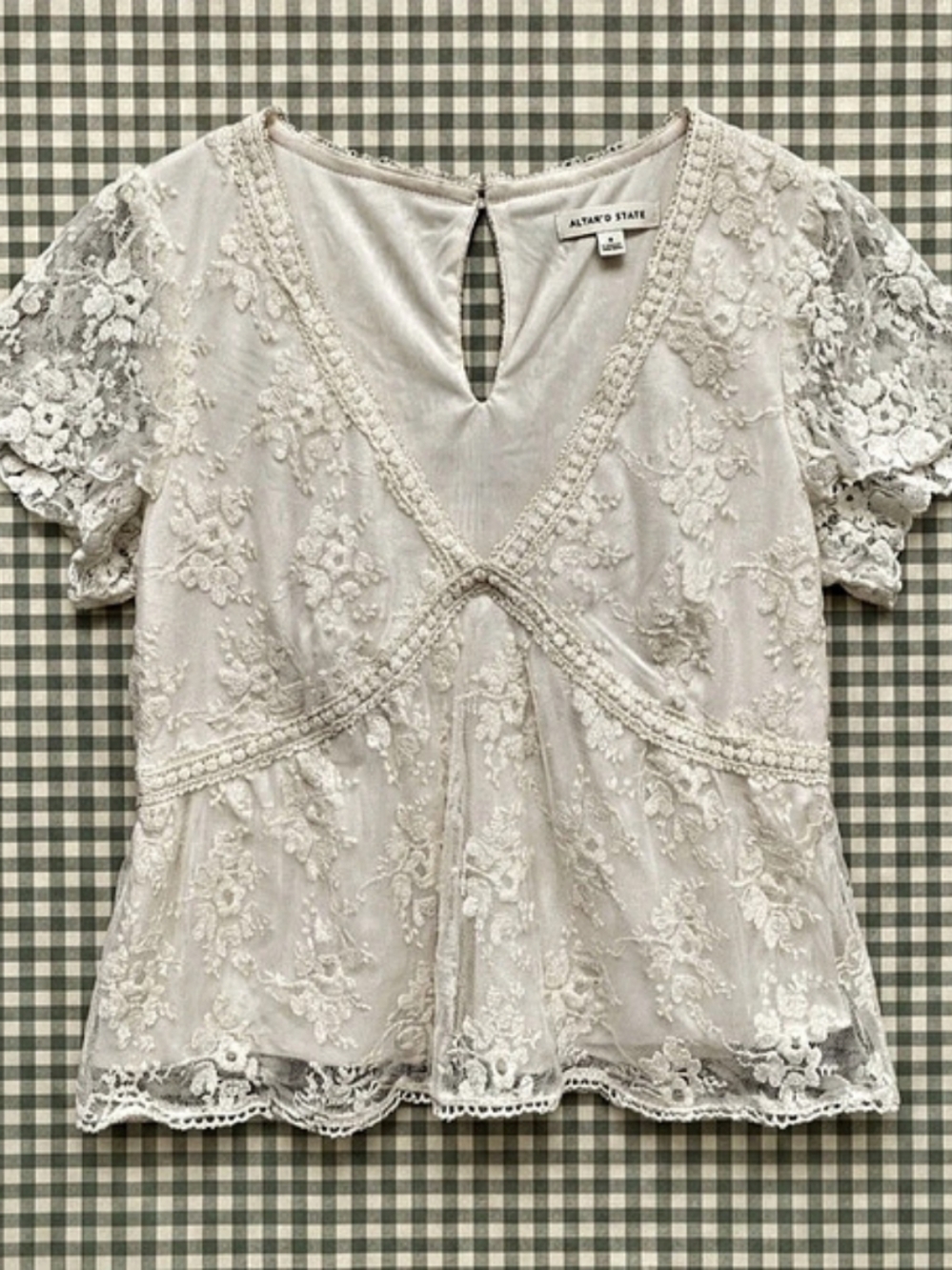 NWT ALTR'D STATE Floral Lace Short Sleeve Blouse Size Large